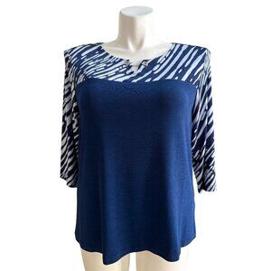 Chico's Travelers Blue/White Top w/Metal Embellishment Neckline, Women's 3 (XL)